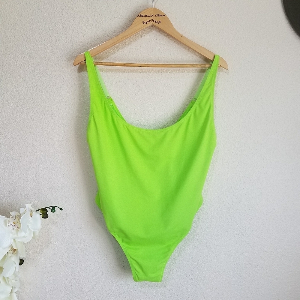 SKIMS SIGNATURE SWIM SCOOP NECK ONE PIECE NEON GREEN - Picture 2 of 7